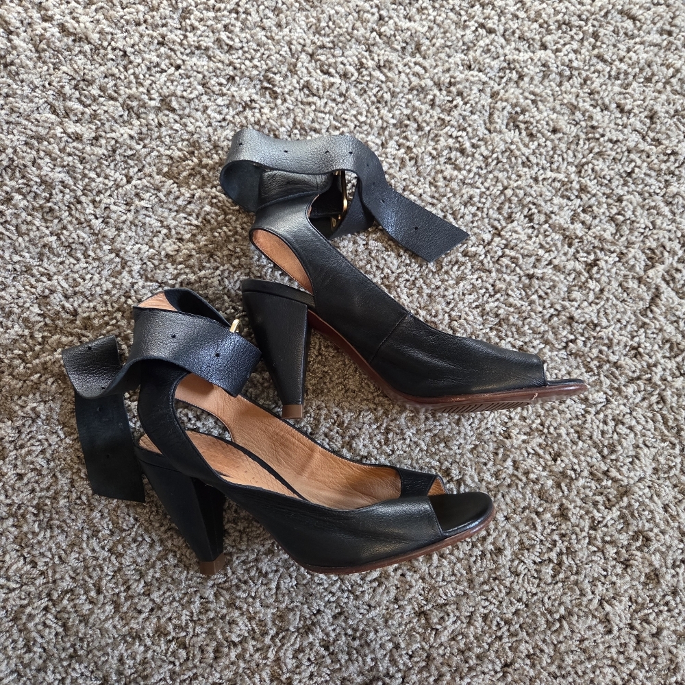 NEW Chie Mihara Heels